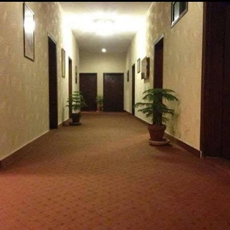 Magnum Hotel Lahore Exterior foto