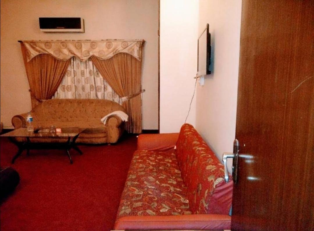 Magnum Hotel Lahore Exterior foto